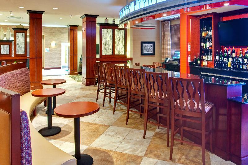 & Memphis-wolfchase Galleria By Ihg Hotel 3*